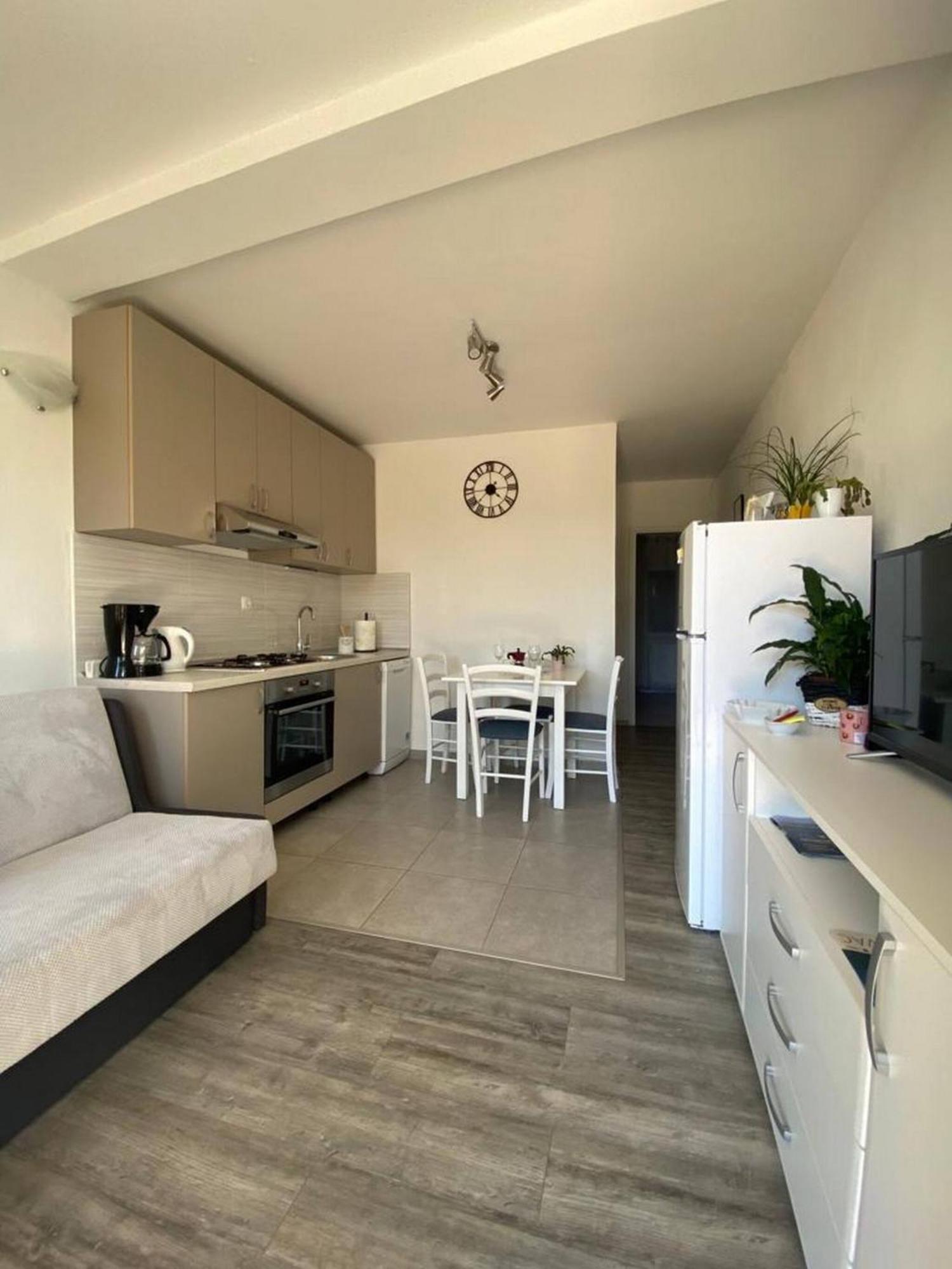 Rural Apartment Ante เดอร์นิช ภายนอก รูปภาพ